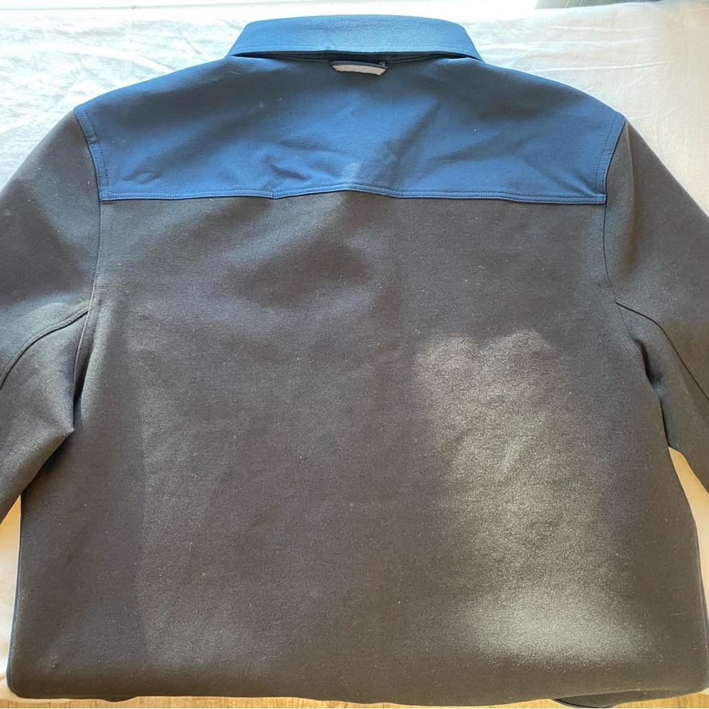 Lululemon Athletica Men’s Small 2-tone Black x Navy Shirt Jacket - Picture 9 of 9